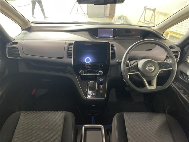 セレナ1.2 e-POWER ハイウェイスターV