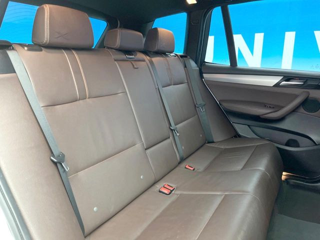 ●後部座席も気になるようなキズ・汚れやへたり等、大きなダメージはなく、良好な状態です。