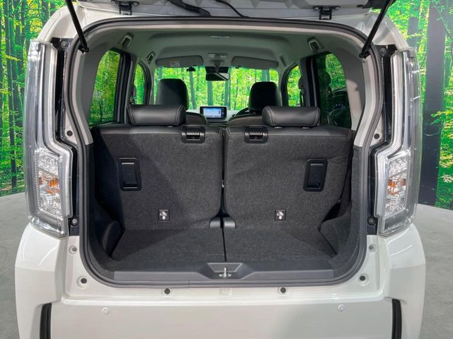 ���i�̂���������ʋ΁A���}���ɏ\���ȉ׎��X�y�[�X���m�ۂ��Ă���܂��B�Z�J���h�V�[�g��|���ƁA�傫�ȉו��̐ύڂ��\�ł���