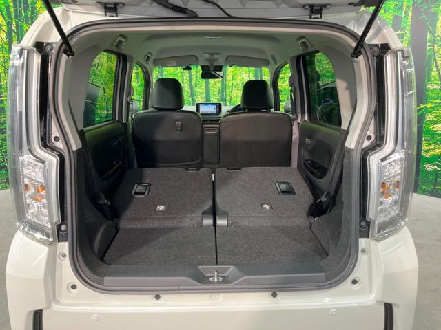 ���i�̂���������ʋ΁A���}���ɏ\���ȉ׎��X�y�[�X���m�ۂ��Ă���܂��B�Z�J���h�V�[�g��|���ƁA�傫�ȉו��̐ύڂ��\�ł���