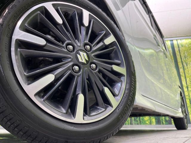 �y����15�C���`�A���~�z�C�[���z�O�ςɃ}�b�`���������A���~�z�C�[���𑕒����Ă���܂��B�e��ЊO�A���~�z�C�[����A�X�^�b�h���X�^�C�����戵�����Ă���܂��B���񂲑��k����������