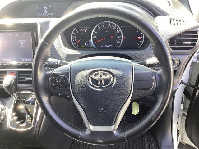 �y�����v�����X�e�A�����O�z�㎿�Ȋv���g�p���邱�ƂŁA��ɂ����������݂ƂĂ��^�]���₷���n���h���ł���