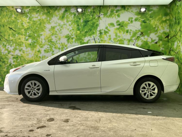 プリウス1.8 S
