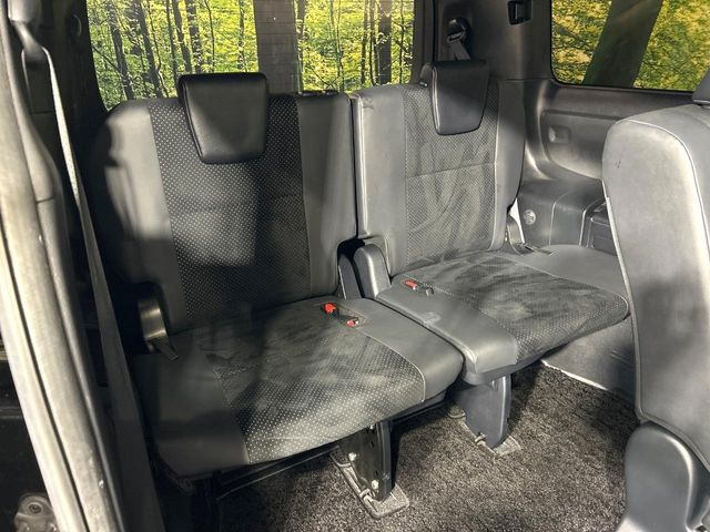 3列目シートはもちろん状態良好☆大人でもゆったりと座って頂けますので、大人数でのお出かけもラクラクです♪ご家族で、気の知れた仲間で、ドライブに行くのが楽しみですね♪