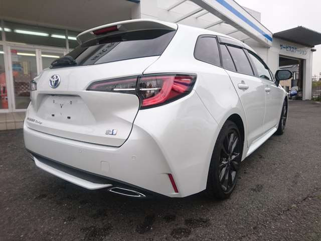 カローラツーリング1.8 ハイブリッド W×B