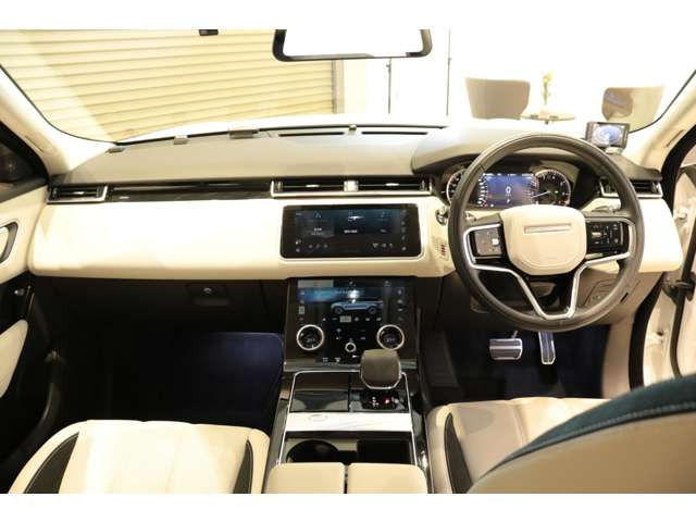 レンジローバーヴェラールRダイナミック S 2.0L P250 4WD