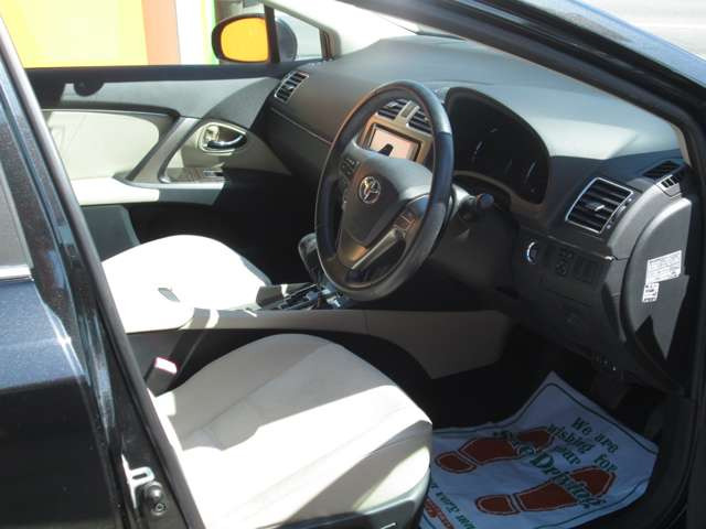 アベンシスワゴン2.0 Li