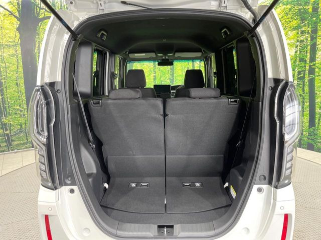 ���i�̂���������ʋ΁A���}���ɏ\���ȉ׎��X�y�[�X���m�ۂ��Ă���܂��B�Z�J���h�V�[�g��|���ƁA�傫�ȉו��̐ύڂ��\�ł���