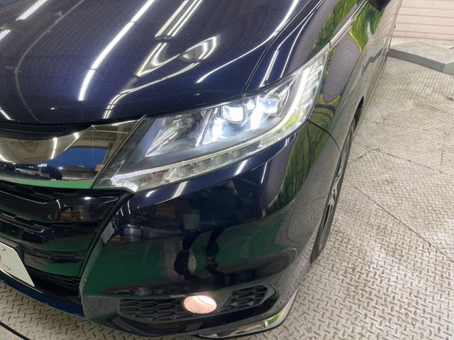 �yLED�w�b�h���C�g�z���V����ԑ��s�����ǍD�Ȏ��E���m�ۂ����S���ĉ^�]�ł��鍂�P�xLED�w�b�h���C�g�𑕔�!�_�����x�������A����d�͂��}�����Ă��܂��B