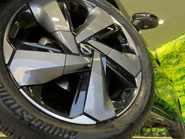 �y����17�C���`�A���~�z�C�[���z�O�ςɃ}�b�`���������A���~�z�C�[���𑕒����Ă���܂��B�e��ЊO�A���~�z�C�[����A�X�^�b�h���X�^�C�����戵�����Ă���܂��B���񂲑��k����������