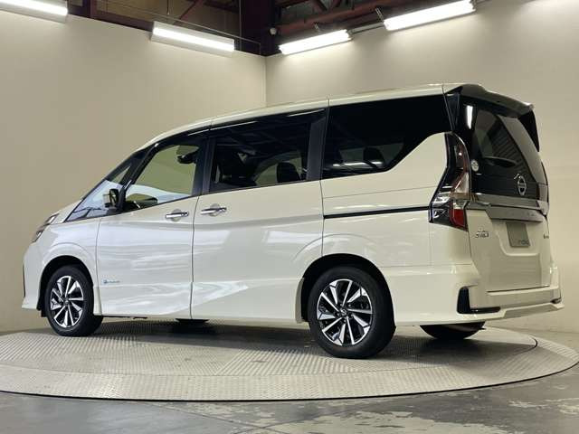 �l�C�̎Ԏ킪�����낢!�e���[�J�[ �ŐV�l�C�Ԃ����C���i�b�v!���ĐG���đI�ׂ�W����ł�!