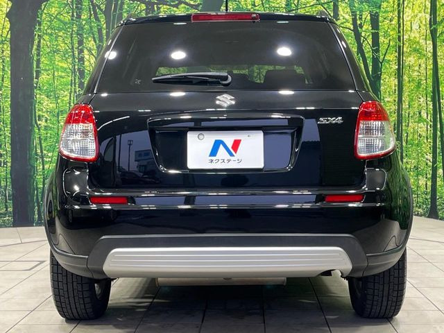 安心の最長10年・走行無制限保証(有償)をご用意。保証内容も充実はもちろん、無料点検&オイル交換や、年中無休の全国・24時間ロードサービスも付帯されておりますのでご安心下さい。