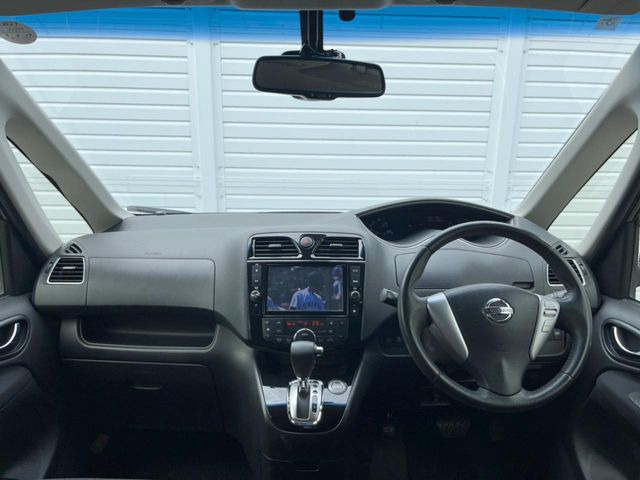 セレナ2.0 ハイウェイスター S-HYBRID