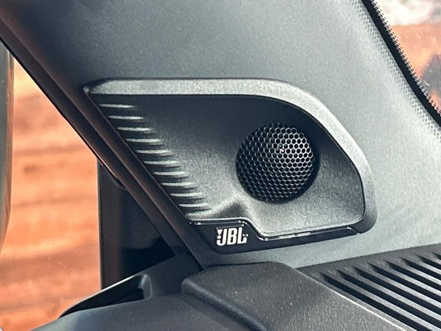 �yJBL�T�E���h�V�X�e���t�������i�r�z�[���̃i�r�@�\�͂������A���x�ȃ`���[�j���O�\�͂����ڂ���Ă���A�������ȉ��y�����y���݂��������܂���