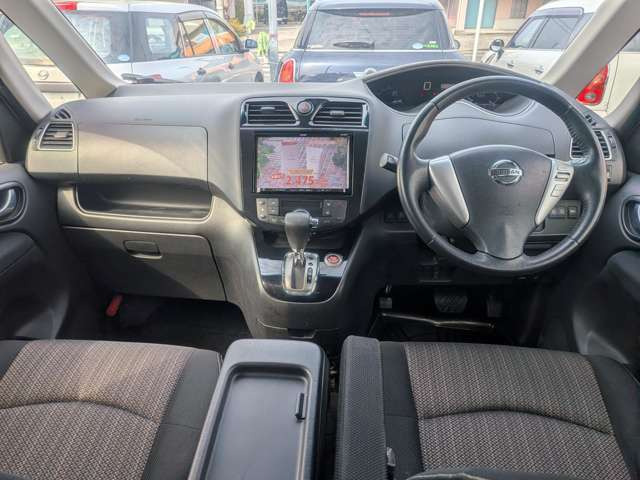 セレナ2.0 ハイウェイスター Vセレクション+Safety S-HYBRID