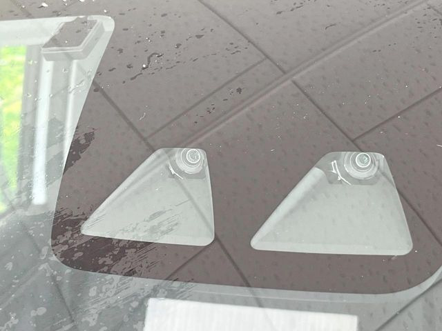 �y�X�}�[�g�A�V�X�g�z���s���ɑO���̎ԗ�����F�����A�Փ˂������Ȏ��͌x��ƃu���[�L�ŏՓˉ���Ɣ�Q�y�����A�V�X�g�B�����S�Ƀh���C�u�����y���݂��������܂��B