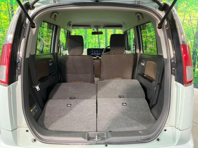 普段のお買い物や通勤、送迎等に十分な荷室スペースを確保しております。セカンドシートを倒すと、大きな荷物の積載も可能です♪