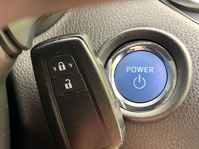 �y�X�}�[�g�L�[�z�J�o����|�P�b�g�ɓ��ꂽ�܂܂ł��h�A�̎{���E�������\�ȃX�}�[�g�L�[�𑕔��B�G���W���̃I���E�I�t�����J�M�����o���K�v����������Ƃ��Ă��֗��ł���