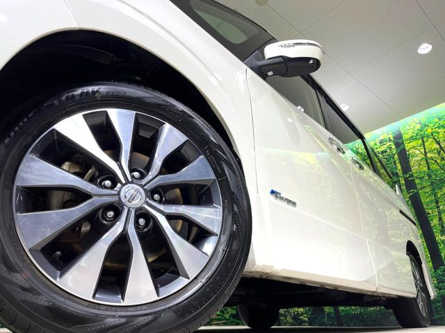 �y����16�C���`�A���~�z�C�[���z�O�ςɃ}�b�`���������A���~�z�C�[���𑕒����Ă���܂��B�e��ЊO�A���~�z�C�[����A�X�^�b�h���X�^�C�����戵�����Ă���܂��B���񂲑��k����������