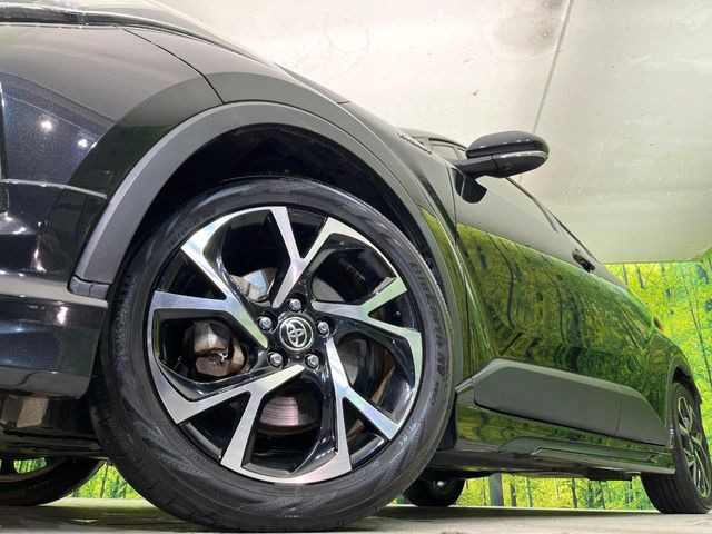 �y����18�C���`�A���~�z�C�[���z�O�ςɃ}�b�`���������A���~�z�C�[���𑕒����Ă���܂��B�e��ЊO�A���~�z�C�[����A�X�^�b�h���X�^�C�����戵�����Ă���܂��B���񂲑��k����������