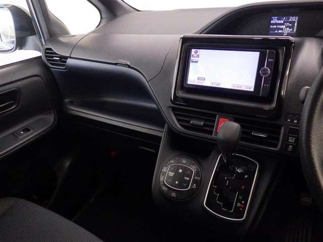 ヴォクシー2.0 X