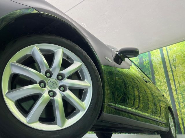 �y����18�C���`�A���~�z�C�[���z�O�ςɃ}�b�`���������A���~�z�C�[���𑕒����Ă���܂��B�e��ЊO�A���~�z�C�[����A�X�^�b�h���X�^�C�����戵�����Ă���܂��B���񂲑��k����������