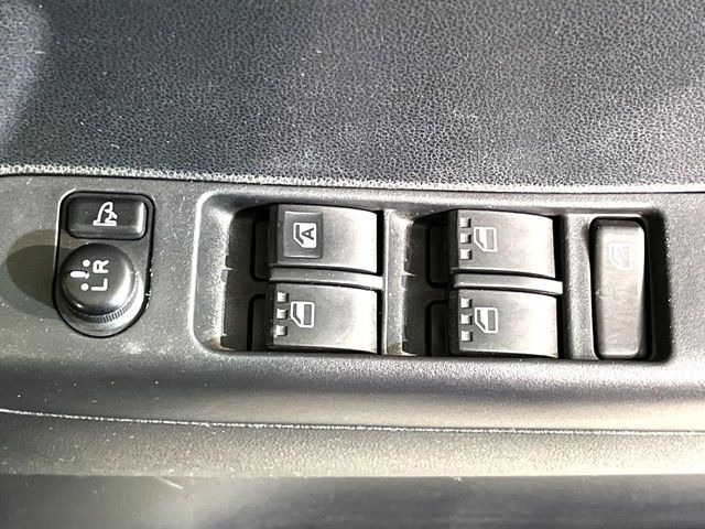 �y�d���i�[�~���[�z�T�C�h�~���[�͓d���i�[���ƂȂ��Ă���A�������ԏ�ł��L�Y�������X�N��}�����܂��B