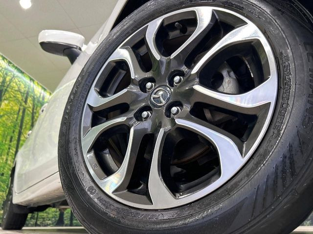 �y����15�C���`�A���~�z�C�[���z�O�ςɃ}�b�`���������A���~�z�C�[���𑕒����Ă���܂��B�e��ЊO�A���~�z�C�[����A�X�^�b�h���X�^�C�����戵�����Ă���܂��B���񂲑��k����������