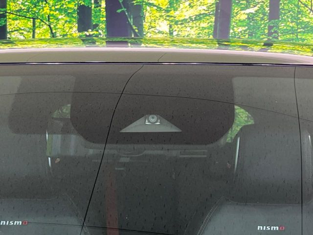 �y�C���e���W�F���g�G�}�[�W�F���V�[�u���[�L�z�t�����g�J�����őO���̎ԗ�����s�҂����m�B�Փ˂������Ȏ��͏Փ˔�Q�y���u���[�L���쓮�A�Փˉ�����T�|�[�g�B�����S�Ƀh���C�u�����y���݂��������܂��B