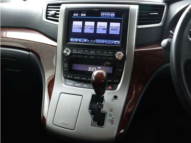 �yHDD�i�r:�v���~�A���T�E���h�V�X�e���z8�C���`HDD�i�r+�d���J��ȃ��j�^�[�ق�5.1ch�T�E���h�V�X�e���ƁA�ԓ�18�̃X�s�[�J�[�A�t���Z�OTV�A�u���[�g�D�[�X�@�\�ȂǑ��ʂȋ@�\�����ڂł�!