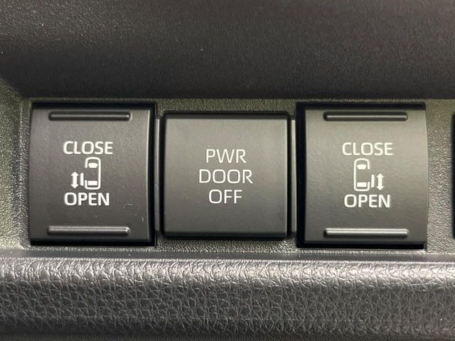 �y�����X���C�h�h�A�z���ԏ�ŗׂ̎ԂƂ̊Ԋu���������ɂ������A�X���C�h�h�A�Ȃ���S!�h�A�I�[�v������������炸�A�J�������L���̂ŏ��~�肪�Ƃ��Ă��ȒP�ł��B�傫�ȉו��̏o���������Ȃ���\��