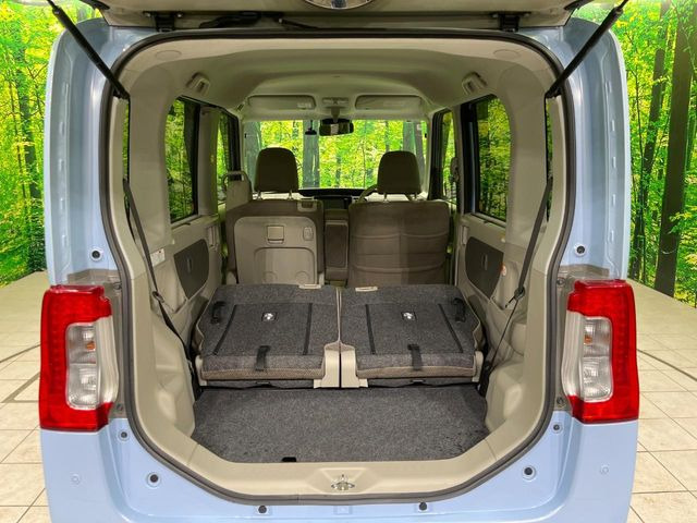 ���i�̂���������ʋ΁A���}���ɏ\���ȉ׎��X�y�[�X���m�ۂ��Ă���܂��B�Z�J���h�V�[�g��|���ƁA�傫�ȉו��̐ύڂ��\�ł���