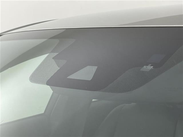 IS300h バージョンL 4WD