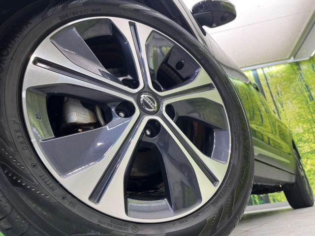 �y����17�C���`�A���~�z�C�[���z�O�ςɃ}�b�`���������A���~�z�C�[���𑕒����Ă���܂��B�e��ЊO�A���~�z�C�[����A�X�^�b�h���X�^�C�����戵�����Ă���܂��B���񂲑��k����������