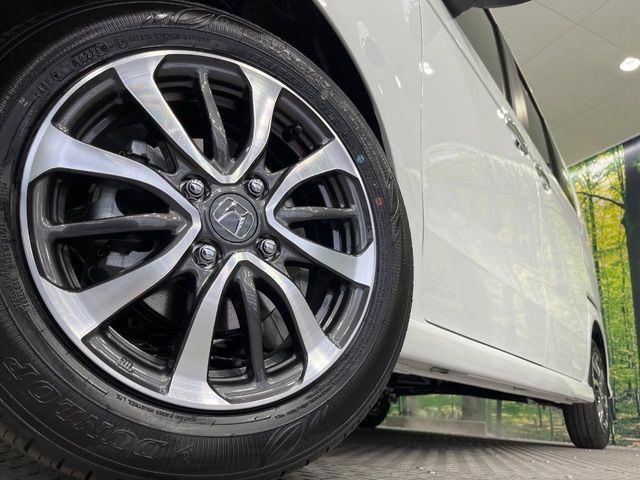 �y����15�C���`�A���~�z�C�[���z�O�ςɃ}�b�`���������A���~�z�C�[���𑕒����Ă���܂��B�e��ЊO�A���~�z�C�[����A�X�^�b�h���X�^�C�����戵�����Ă���܂��B���񂲑��k����������