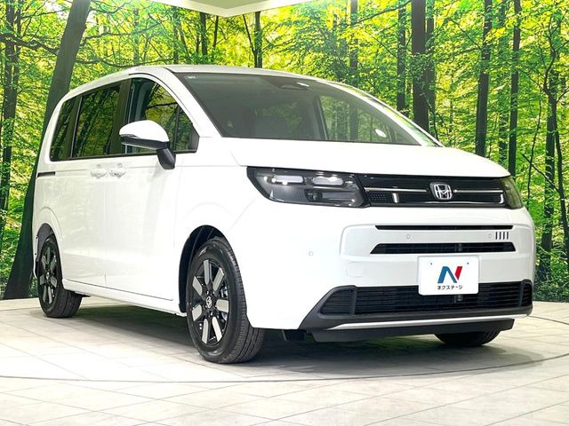 高透明度のガラス皮膜で撥水はもちろん、上質なツヤ・光沢を実現。紫外線や酸性雨から大切な愛車を保護し、色あせ・劣化を防止。「弾スプラッシュコート」、「弾プリミッサコート」からお選びいただけます。