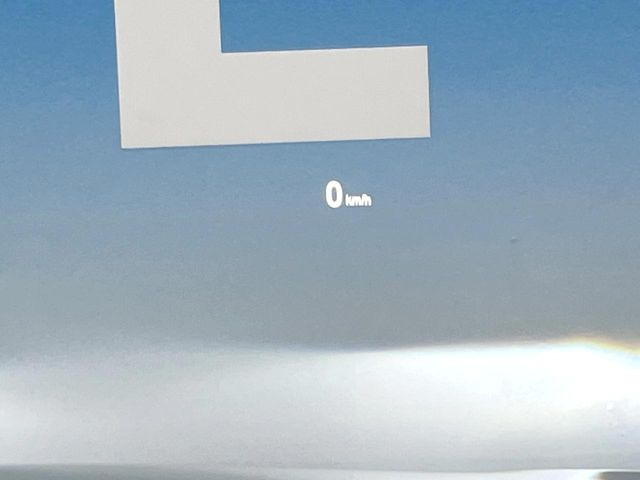 ���w�b�h�A�b�v�f�B�X�v���C:���݂̑��x�⑖�s�����f�W�^���\���ŉ^�]�ȑO���̃K���X�ɓ��e!�^�]���A���������炳���K�v�ȏ����m�F�ł���̂łƂ��Ă��֗��ň��S!