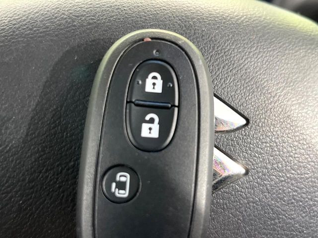 �y�L�[���X�X�^�[�g�V�X�e���z�J�o����|�P�b�g�ɓ��ꂽ�܂܂ł��h�A�̎{���E�������\�ȃX�}�[�g�L�[�𑕔��B�G���W���̃I���E�I�t�����J�M�����o���K�v����������Ƃ��Ă��֗��ł���