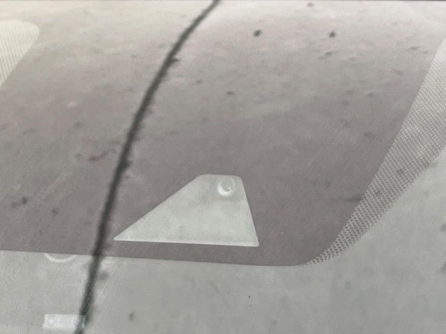 �y�G�}�[�W�F���V�[�u���[�L�z���s���ɑO���̎ԗ�����F�����A�Փ˂������Ȏ��͌x��ƃu���[�L�ŏՓˉ���Ɣ�Q�y�����A�V�X�g�B�����S�Ƀh���C�u�����y���݂��������܂��B