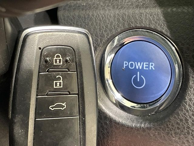 �y�X�}�[�g�L�[�z�J�o����|�P�b�g�ɓ��ꂽ�܂܂ł��h�A�̎{���E�������\�ȃX�}�[�g�L�[�𑕔��B�G���W���̃I���E�I�t�����J�M�����o���K�v����������Ƃ��Ă��֗��ł���