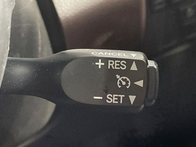 �y�N���[�Y�R���g���[���z�������H�����N���N���s�B�A�N�Z���𗣂��Ă���葬�x�ő��s���ł��A�������^�]���̕��S���y��!�����E�������ȒP�ȃX�C�b�`����Œ����ł��܂��B