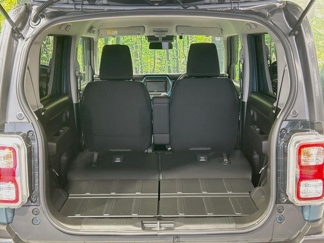 ���i�̂���������ʋ΁A���}���ɏ\���ȉ׎��X�y�[�X���m�ۂ��Ă���܂��B�Z�J���h�V�[�g��|���ƁA�傫�ȉו��̐ύڂ��\�ł���