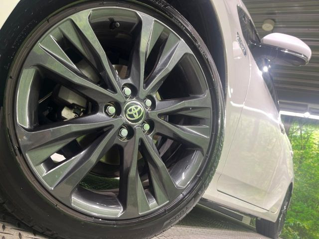 �y����17�C���`�A���~�z�C�[���z�O�ςɃ}�b�`���������A���~�z�C�[���𑕒����Ă���܂��B�e��ЊO�A���~�z�C�[����A�X�^�b�h���X�^�C�����戵�����Ă���܂��B���񂲑��k����������