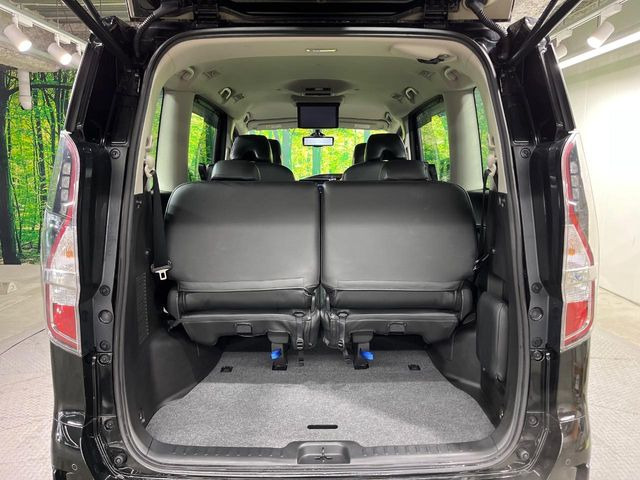 普段のお買い物や通勤、送迎等に十分な荷室スペースを確保しております。セカンドシートを倒すと、大きな荷物の積載も可能です♪