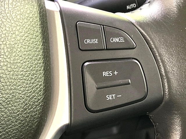 �y�N���[�Y�R���g���[���z�������H�����N���N���s�B�A�N�Z���𗣂��Ă���葬�x�ő��s���ł��A�������^�]���̕��S���y��!�����E�������ȒP�ȃX�C�b�`����Œ����ł��܂��B