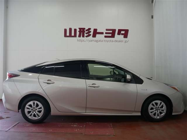 プリウス1.8 S セーフティ プラス