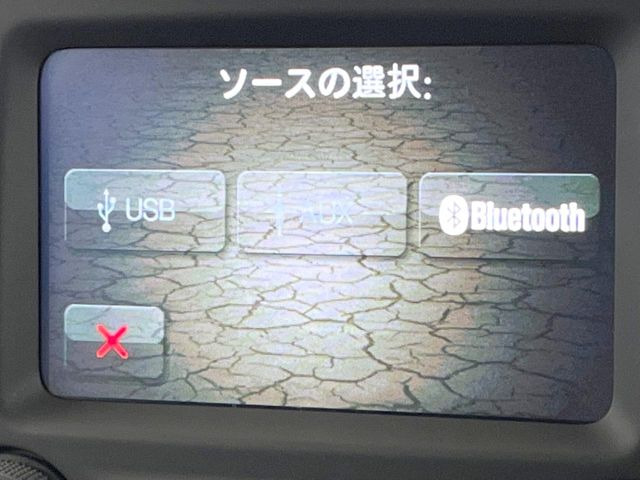 ��Bluetooth:���莝���̃X�}�[�g�t�H���ȂǂƐڑ����A�n���Y�t���[�ʘb��Տꊴ����~���[�W�b�N�Đ������y���݂��������܂��B�����ڑ��ł��̂Ŕς킵��������܂����