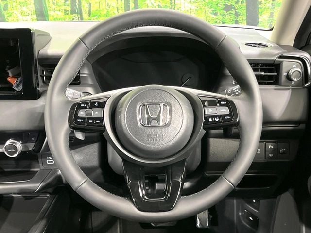 【ステアリングスイッチ】運転中、前方から目線をそらすことなく、オーディオ等の操作が可能な便利機能!安心&快適なドライブを演出してくれます♪