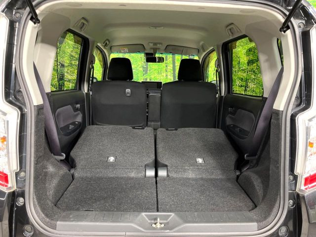 ���i�̂���������ʋ΁A���}���ɏ\���ȉ׎��X�y�[�X���m�ۂ��Ă���܂��B�Z�J���h�V�[�g��|���ƁA�傫�ȉו��̐ύڂ��\�ł���