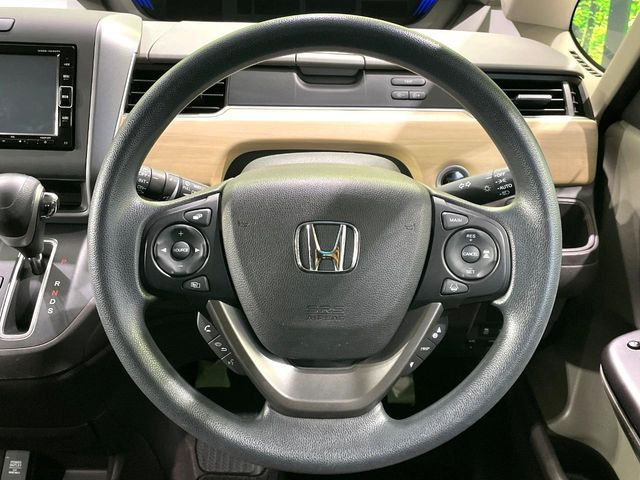 �y�X�e�A�����O�X�C�b�`�z�^�]���A�O������ڐ������炷���ƂȂ��A�I�[�f�B�I���̑��삪�\�ȕ֗��@�\!���S&���K�ȃh���C�u�����o���Ă���܂���